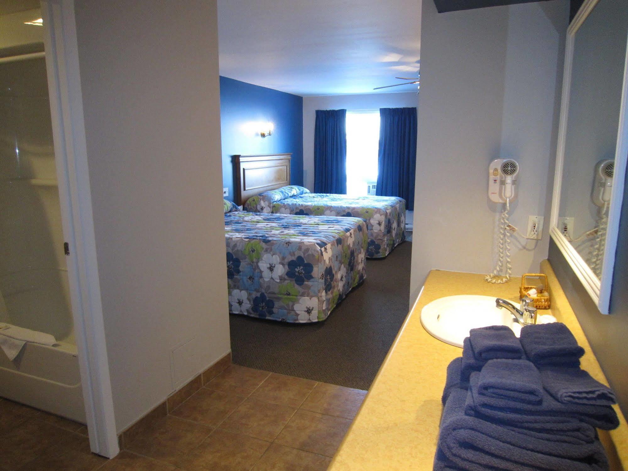 Hotel Motel Le Quiet Lac-Mégantic Buitenkant foto